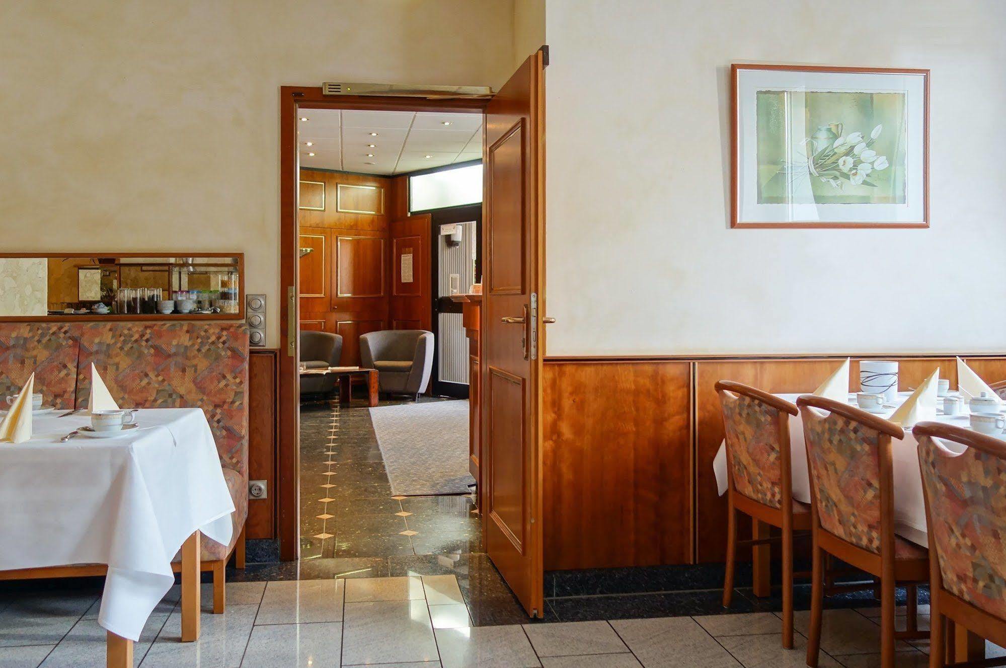 Hotel Ilbertz Garni كولونيا المظهر الخارجي الصورة