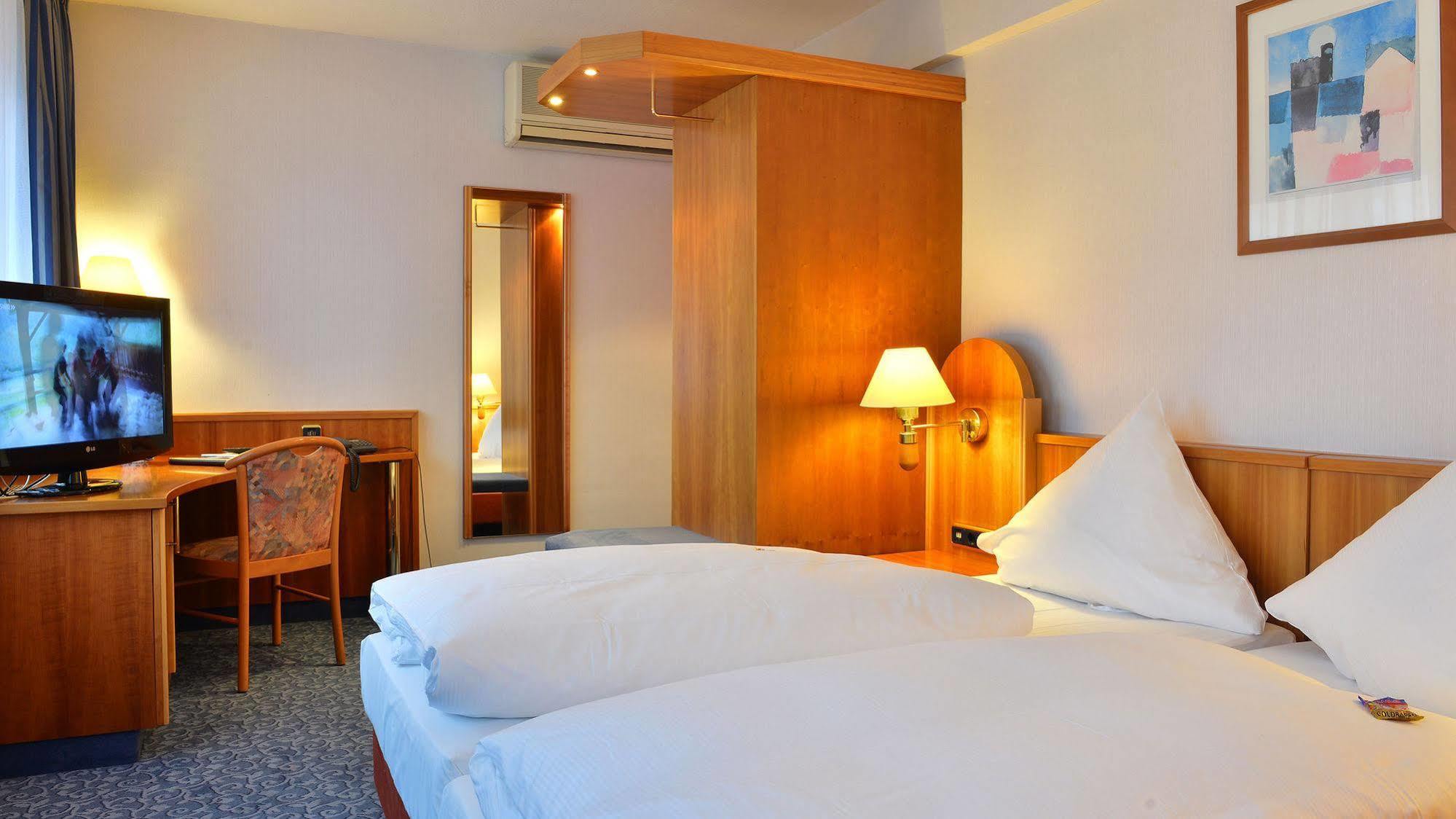 Hotel Ilbertz Garni كولونيا المظهر الخارجي الصورة